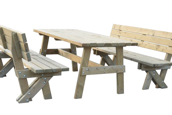 Nábytek z masivního dřeva